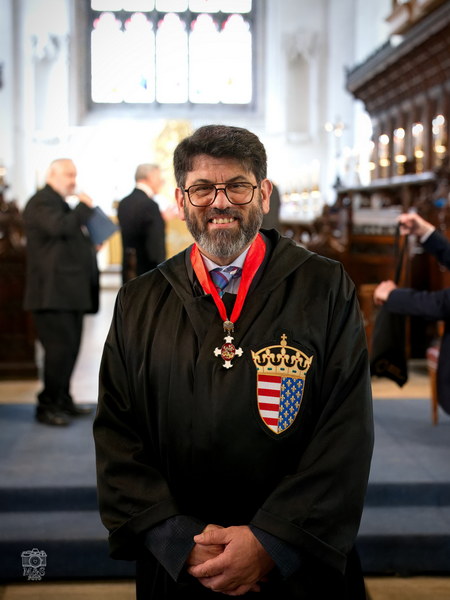 Capturing a Knighted Honour: Piero’s Investiture Ceremony