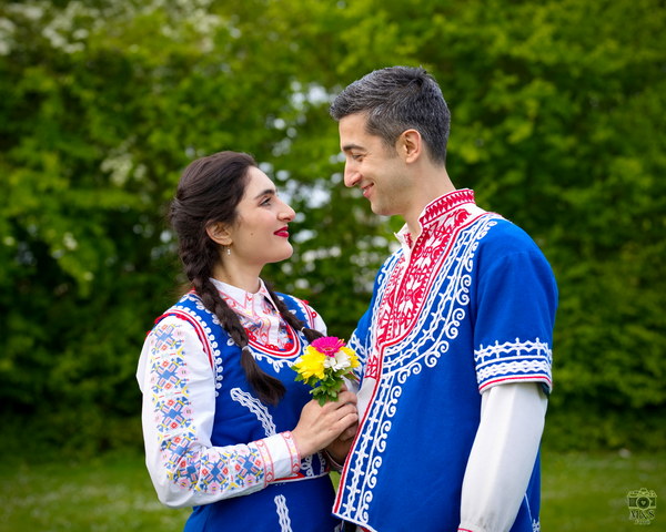 A Daytime Celebration Full of Tradition
